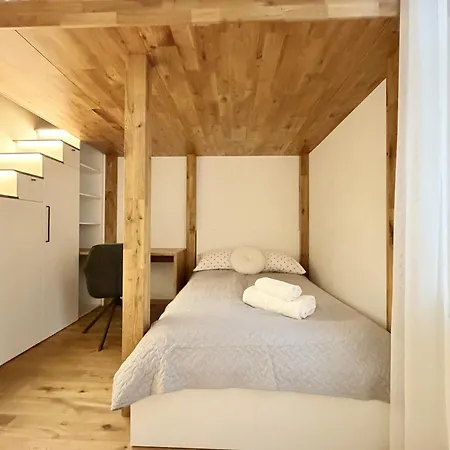 Prestigious Location - 2 Bedrooms - 6 Guests - Centre