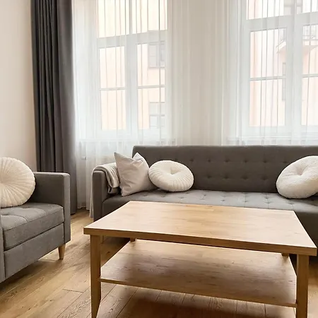 Prestigious Location - 2 Bedrooms - 6 Guests - Centre דירה ריגה