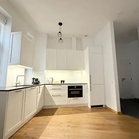 Prestigious Location - 2 Bedrooms - 6 Guests - Centre * Ryga