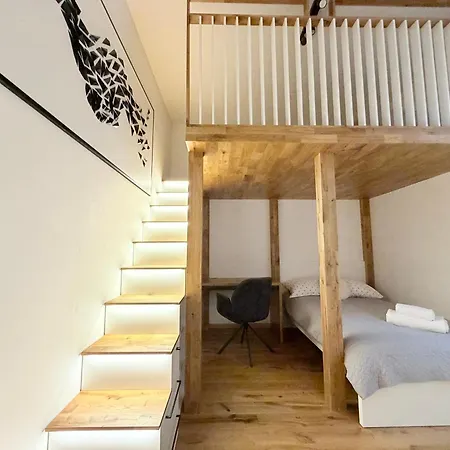 Prestigious Location - 2 Bedrooms - 6 Guests - Centre