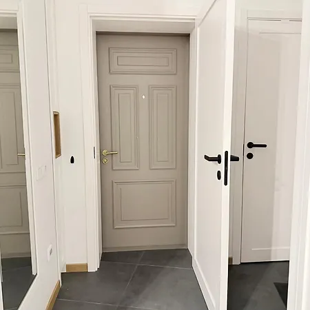 Prestigious Location - 2 Bedrooms - 6 Guests - Centre * Ryga