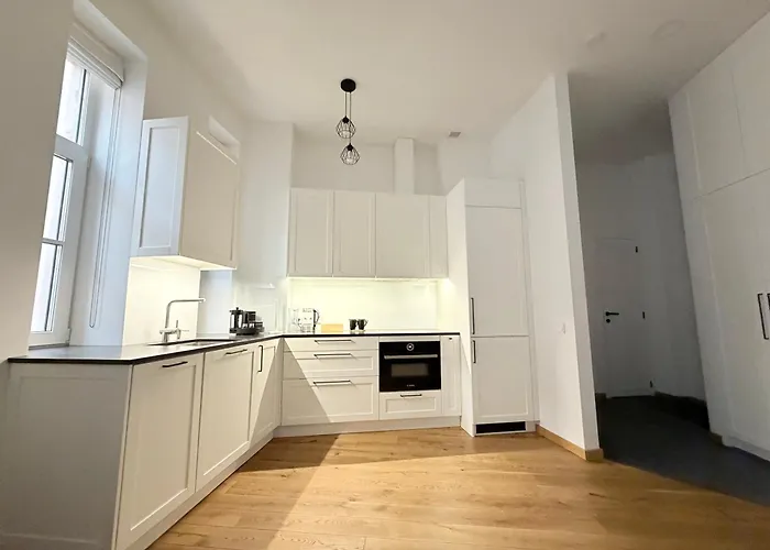 Prestigious Location - 2 Bedrooms - 6 Guests - Centre * Riga