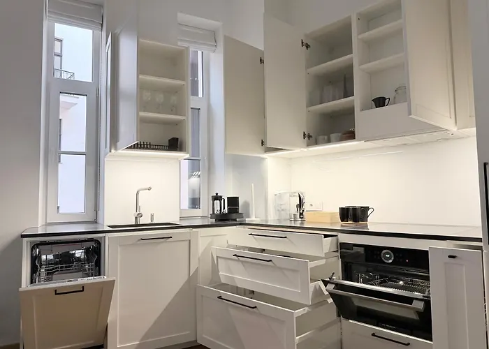 Prestigious Location - 2 Bedrooms - 6 Guests - Centre * Riga