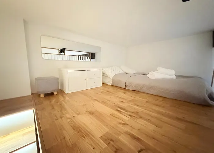 Dzīvoklis Prestigious Location - 2 Bedrooms - 6 Guests - Centre Riga