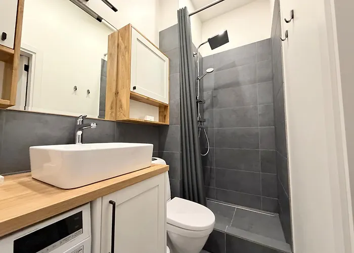 Prestigious Location - 2 Bedrooms - 6 Guests - Centre Dzīvoklis *