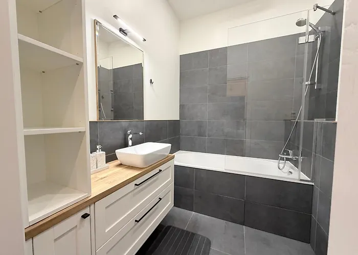 Dzīvoklis Prestigious Location - 2 Bedrooms - 6 Guests - Centre *