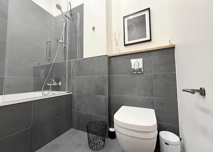 Prestigious Location - 2 Bedrooms - 6 Guests - Centre Riga